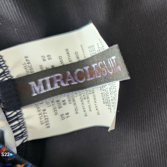 Miraclesuit Criss Cross Escape One Piece In Tubes - Picture 7 of 11